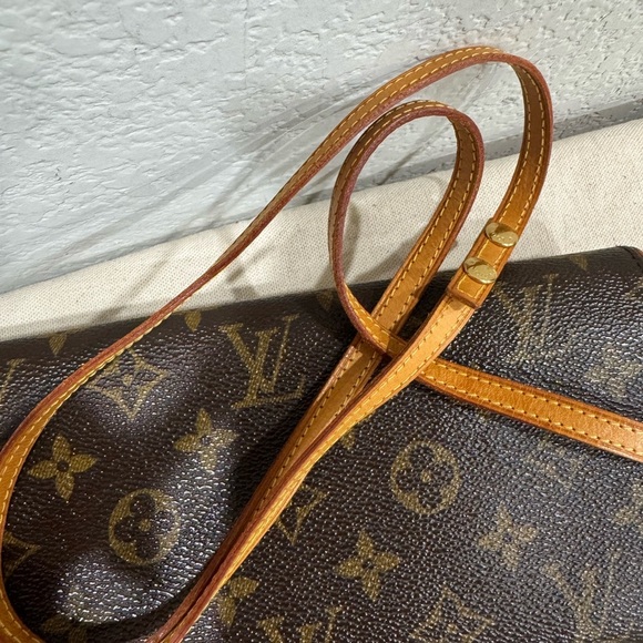 Louis Vuitton Monogram Pochette Twin Shoulder Bag - Picture 8 of 13